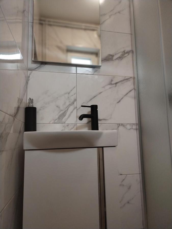 Studio Apartman Oboj Maksimir Self Check In Загреб Экстерьер фото